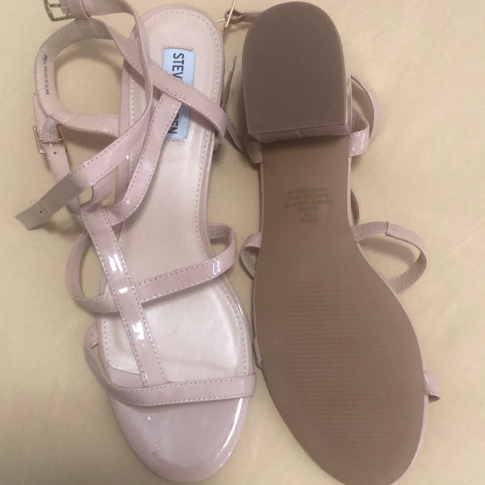 Strapped sandals - Picture 2 of 4